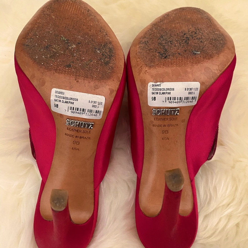 Schutz Desiree Pink Satin Open Toe Mules✨